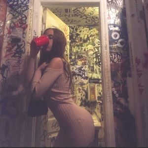 💗🌸💐 Long sleeve bodycon dress